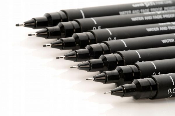 Fineliner črn