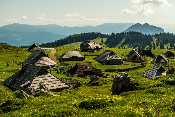 Koledar stenski 2027 JM Gremo na lepše po Sloveniji