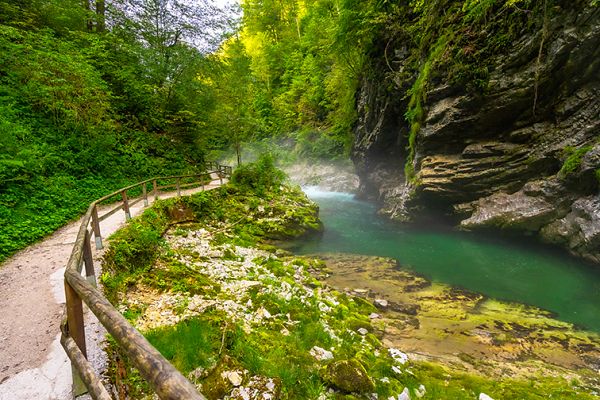 Koledar stenski 2027 JM Gremo na lepše po Sloveniji
