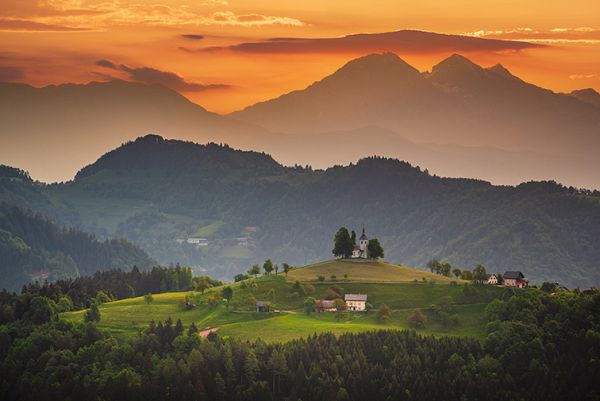 Koledar stenski 2027 JM Romantična Slovenija