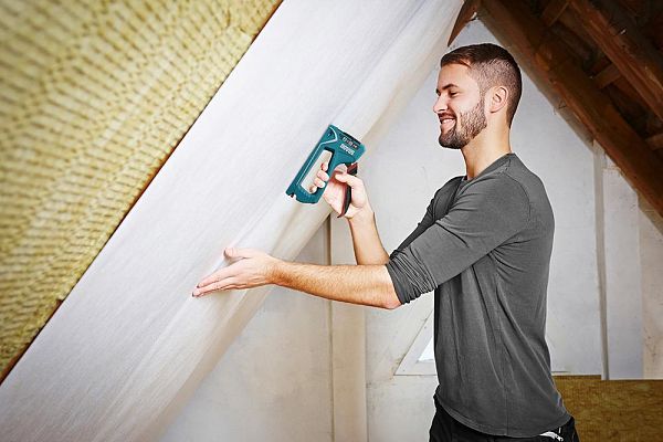 Tapetniški spenjač Novus J-15